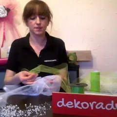 Jak ułożyć tiul na stole? Efektowne dekoracje krok po kroku
